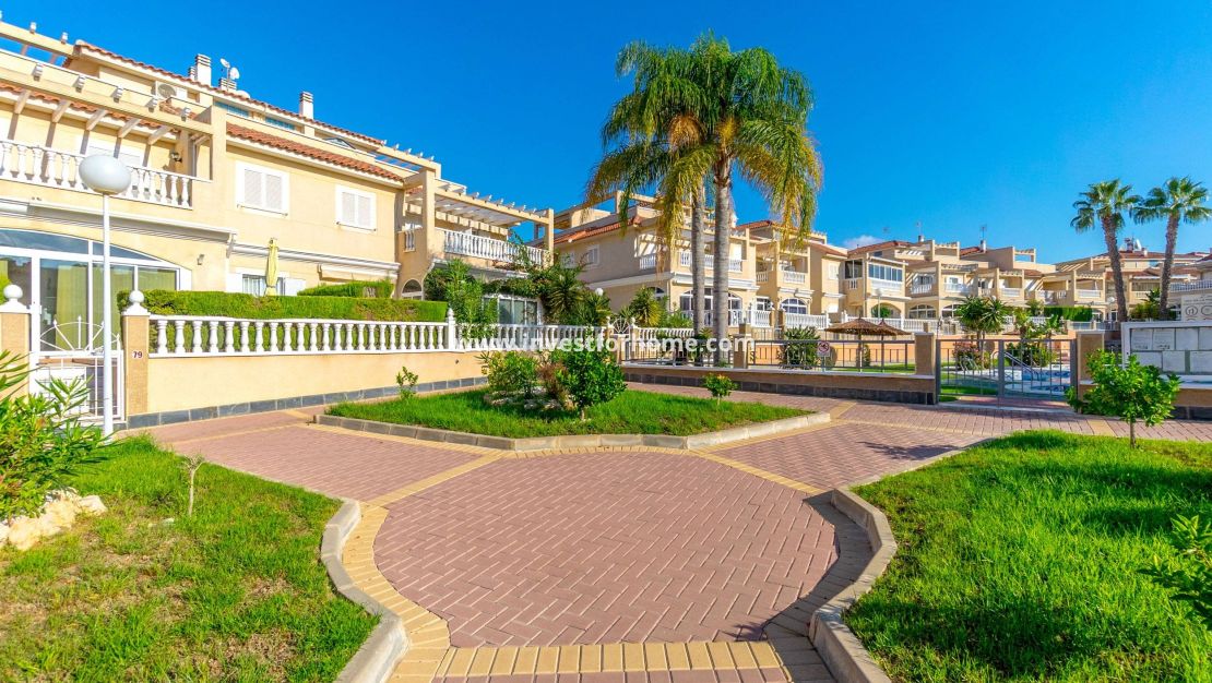 Sale - House - Orihuela Costa - Playa Flamenca