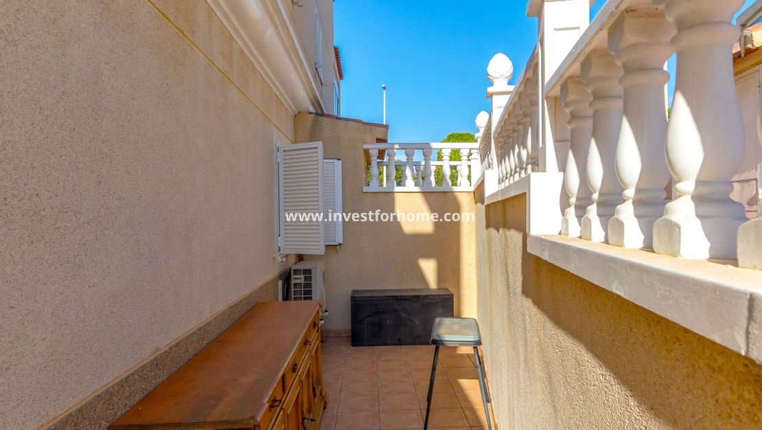 Sale - House - Orihuela Costa - Playa Flamenca