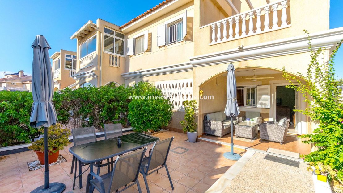 Sale - House - Orihuela Costa - Playa Flamenca