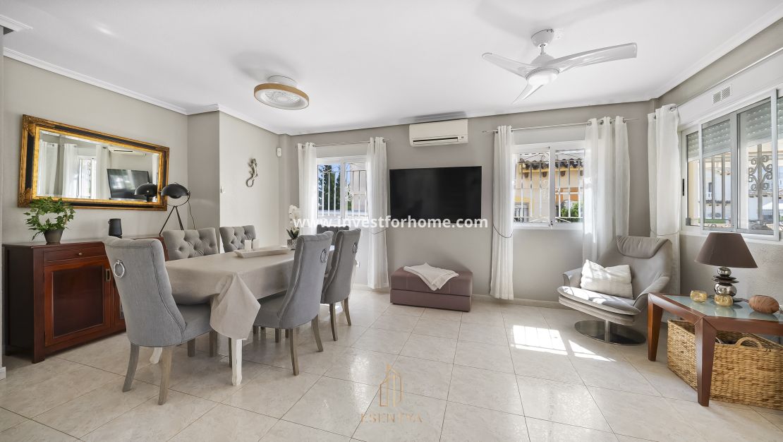 Sale - House - Orihuela Costa - Playa Flamenca