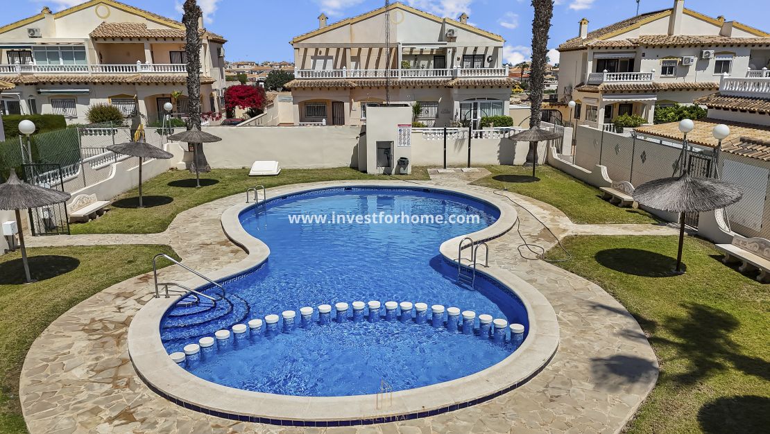 Sale - House - Orihuela Costa - Playa Flamenca