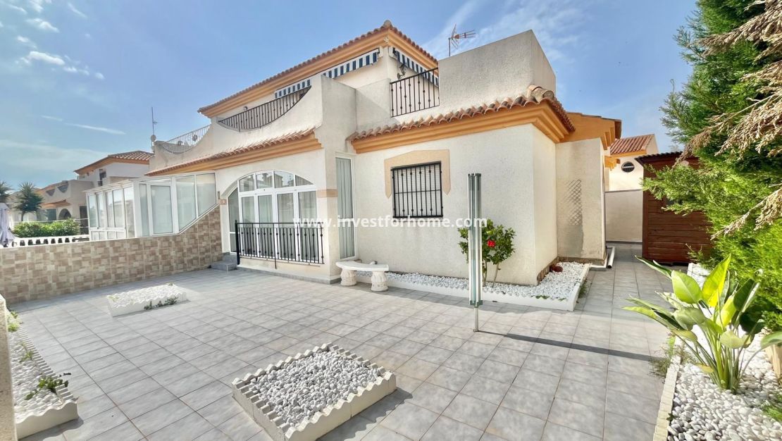 Sale - House - Orihuela Costa - Playa Flamenca