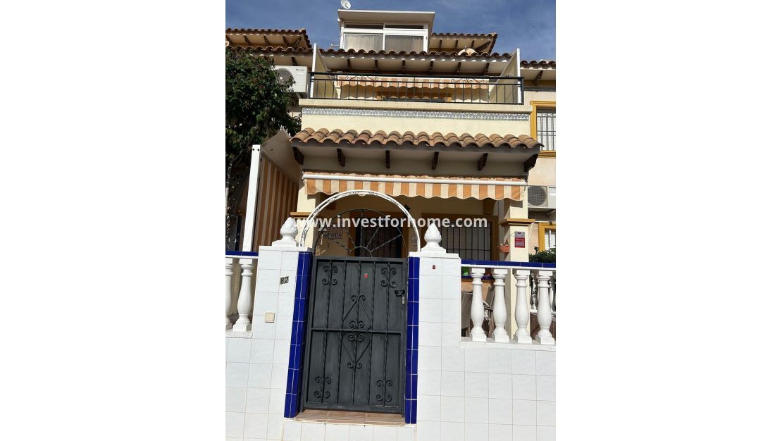 Sale - House - Orihuela Costa - Punta Prima
