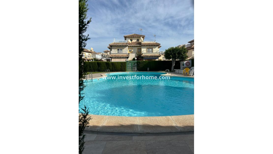 Sale - House - Orihuela Costa - Punta Prima