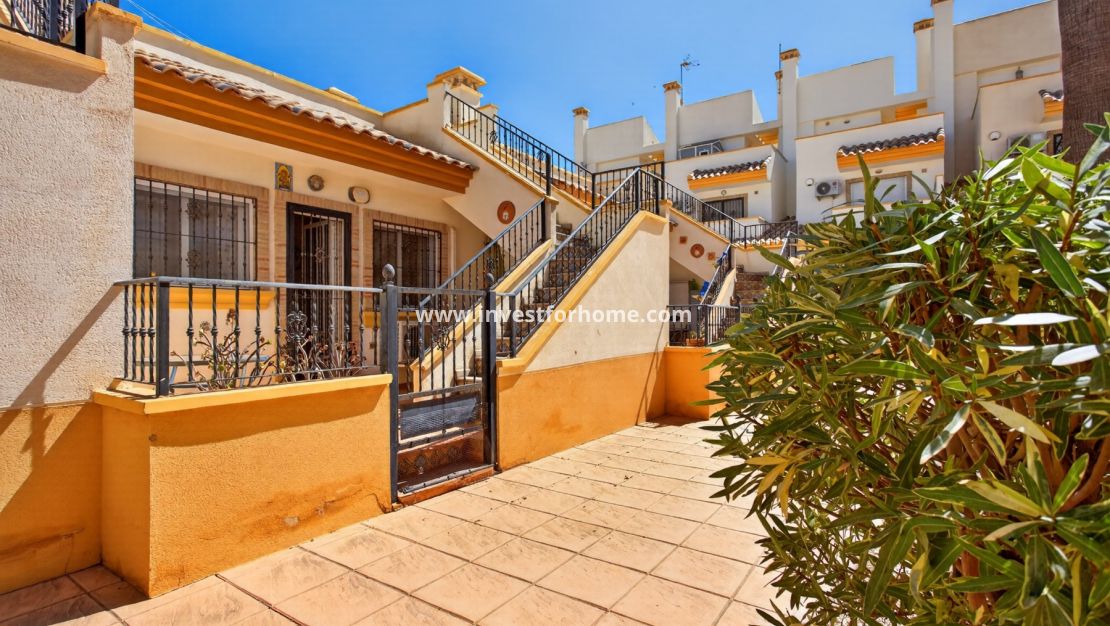Sale - House - Orihuela Costa - Villamartín
