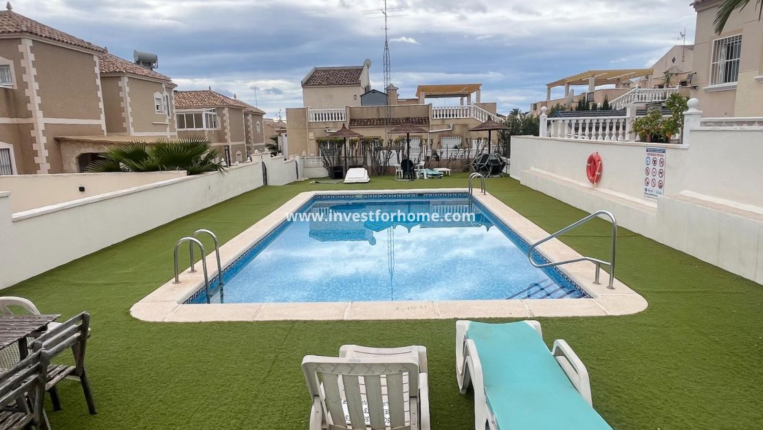 Sale - House - San Miguel de Salinas - Las Filipinas