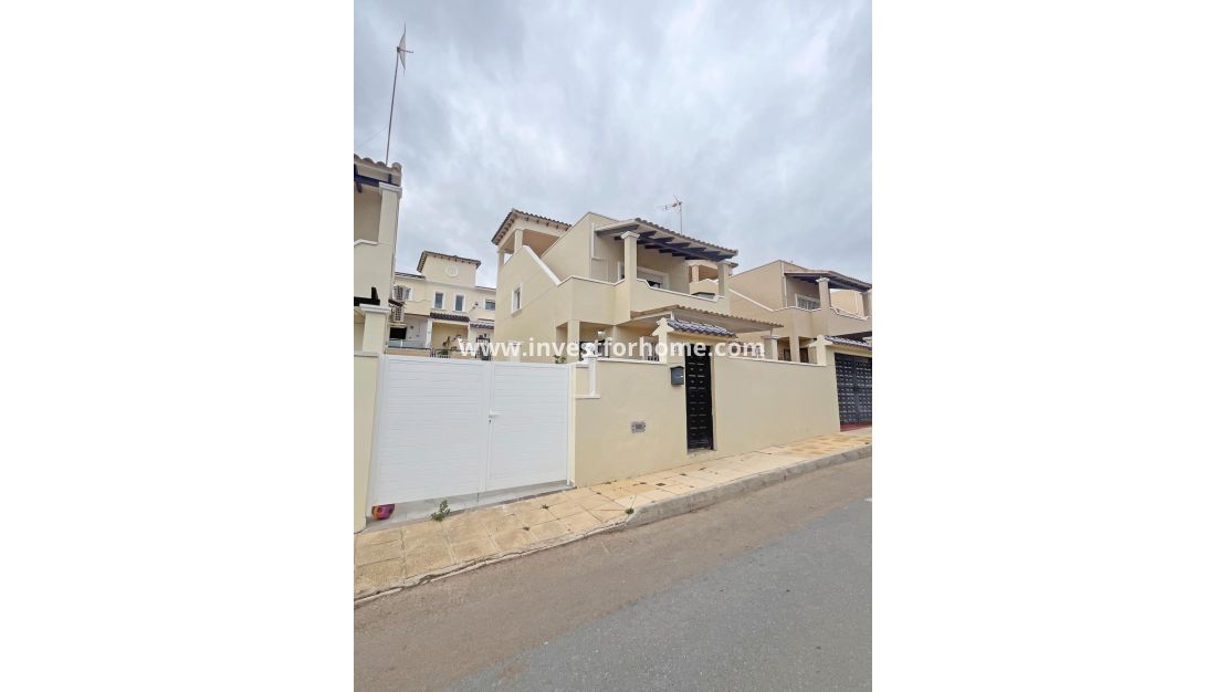 Sale - House - San Miguel de Salinas - Las Filipinas