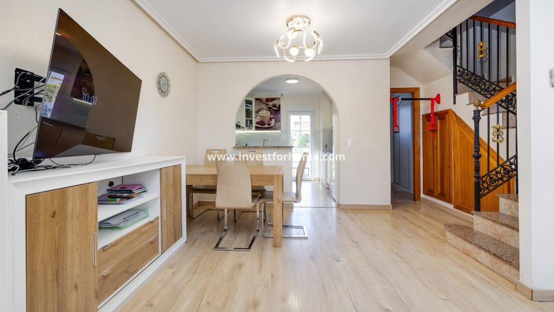 Sale - House - Torrevieja - aguas nuevas