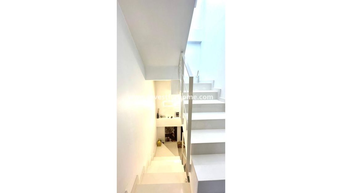 Sale - House - Torrevieja - aguas nuevas