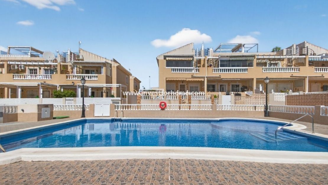 Sale - House - Torrevieja - aguas nuevas
