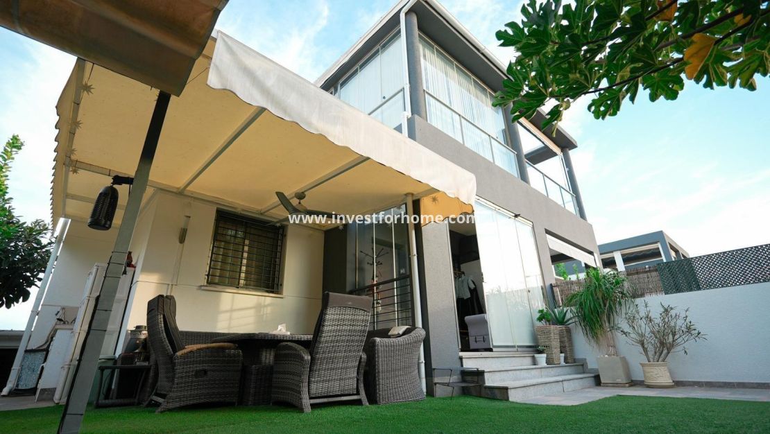 Sale - House - Torrevieja - aguas nuevas