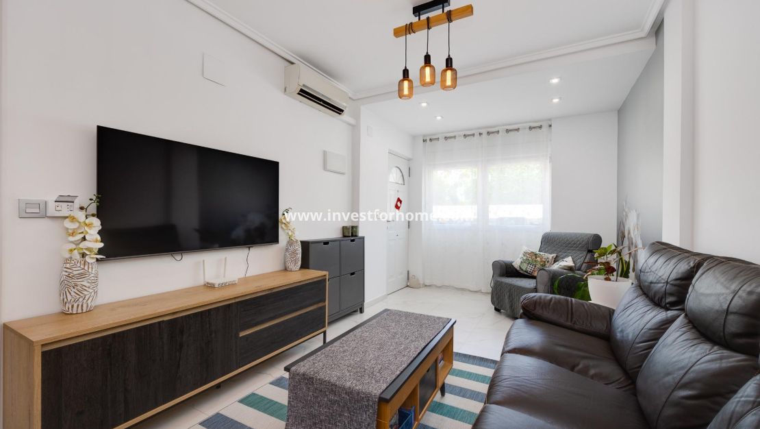 Sale - House - Torrevieja - aguas nuevas