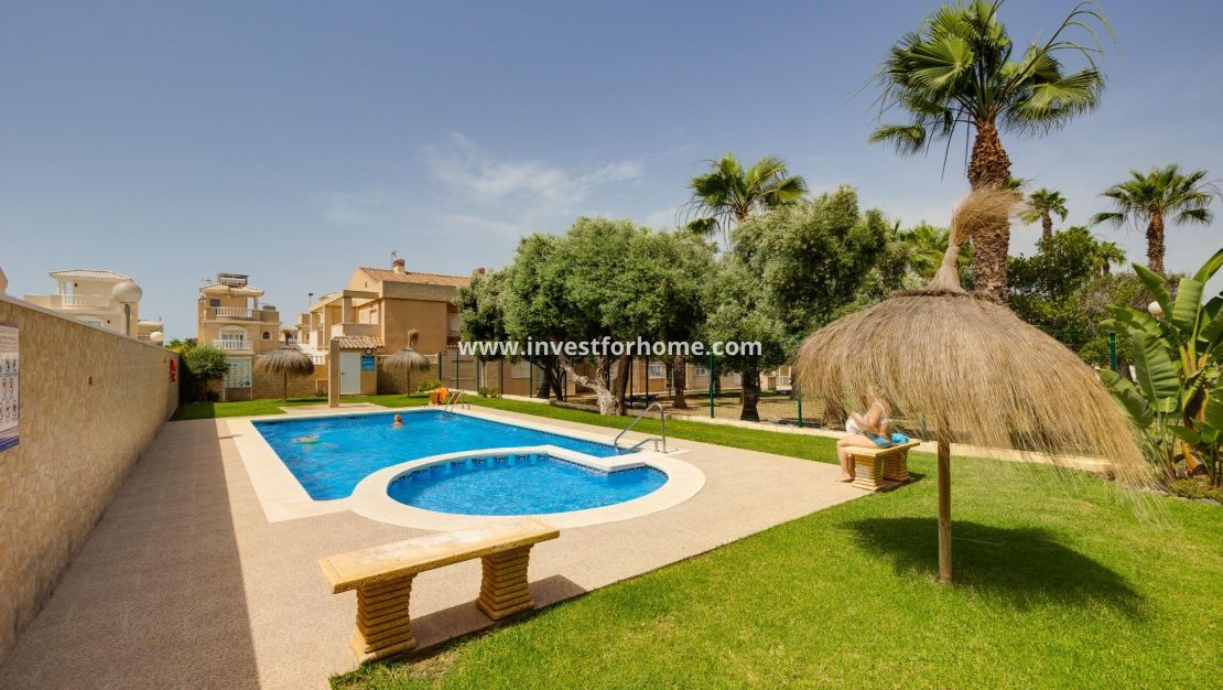 Sale - House - Torrevieja - aguas nuevas