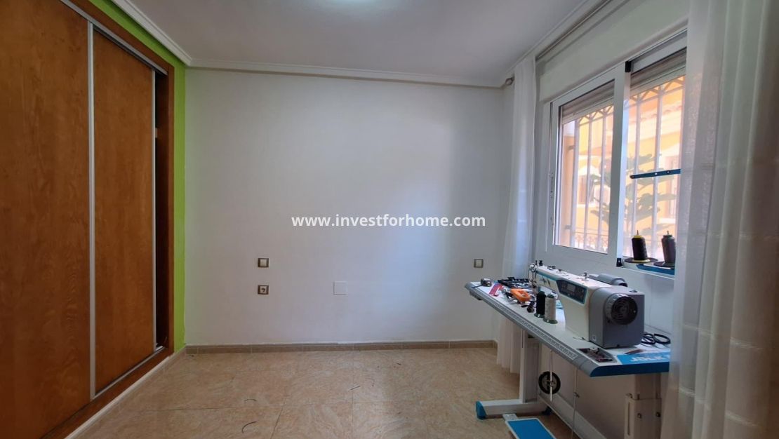 Sale - House - Torrevieja - aguas nuevas