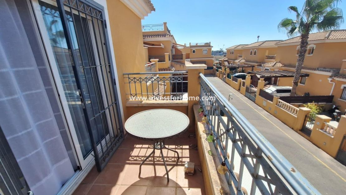 Sale - House - Torrevieja - aguas nuevas