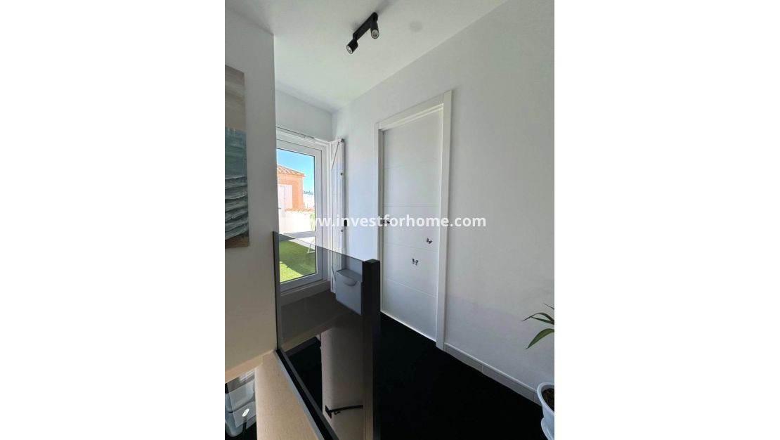 Sale - House - Torrevieja - Carrefour