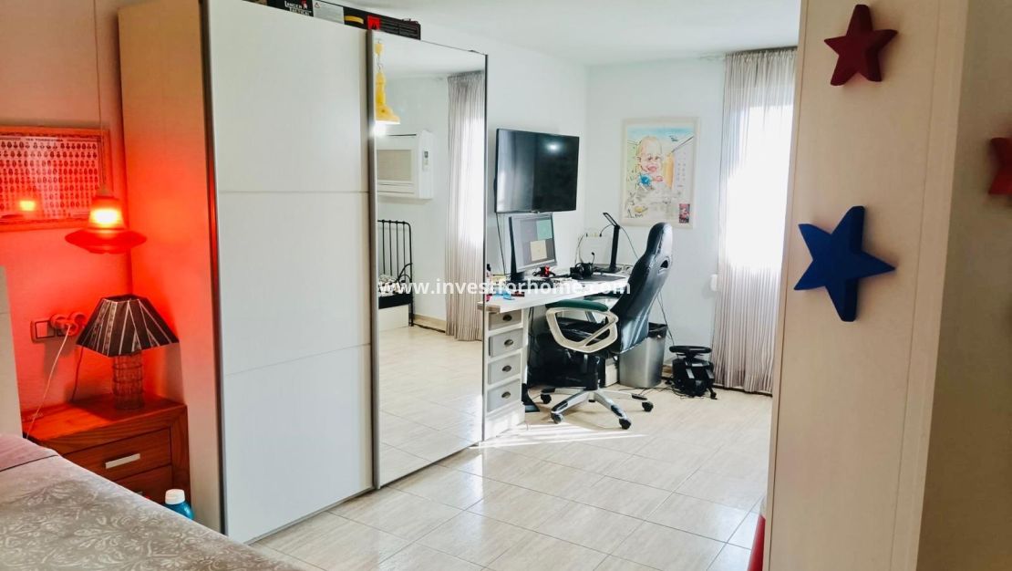 Sale - House - Torrevieja - Centro