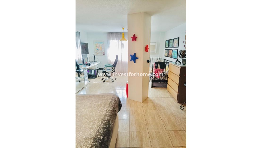 Sale - House - Torrevieja - Centro