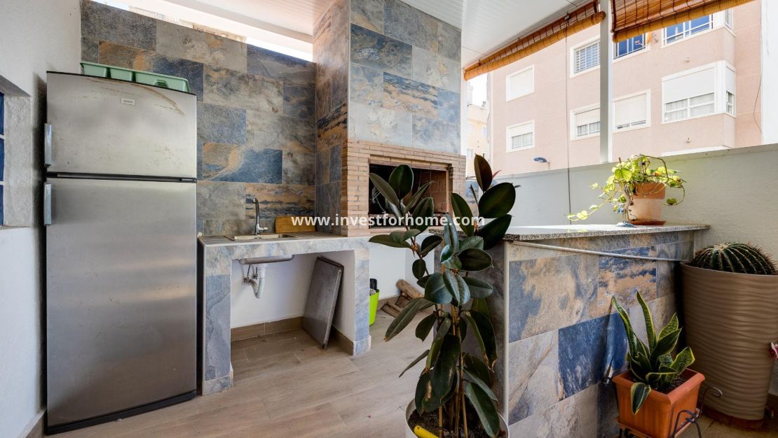 Sale - House - Torrevieja - Centro