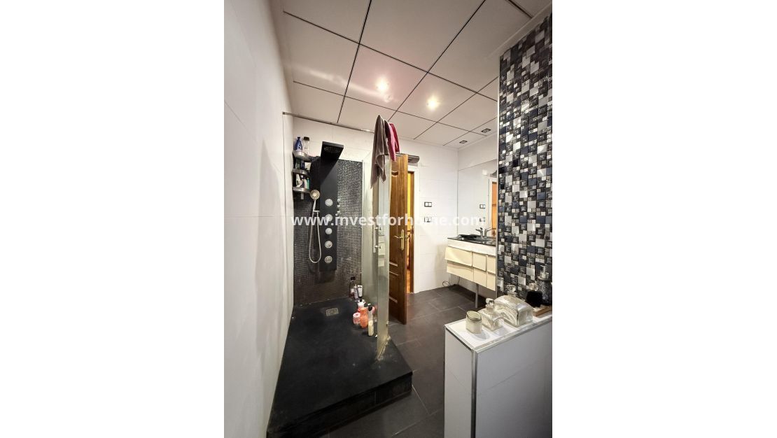 Sale - House - Torrevieja - Centro