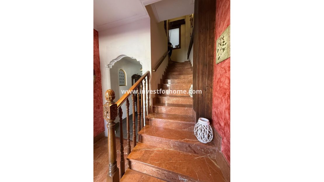 Sale - House - Torrevieja - Centro