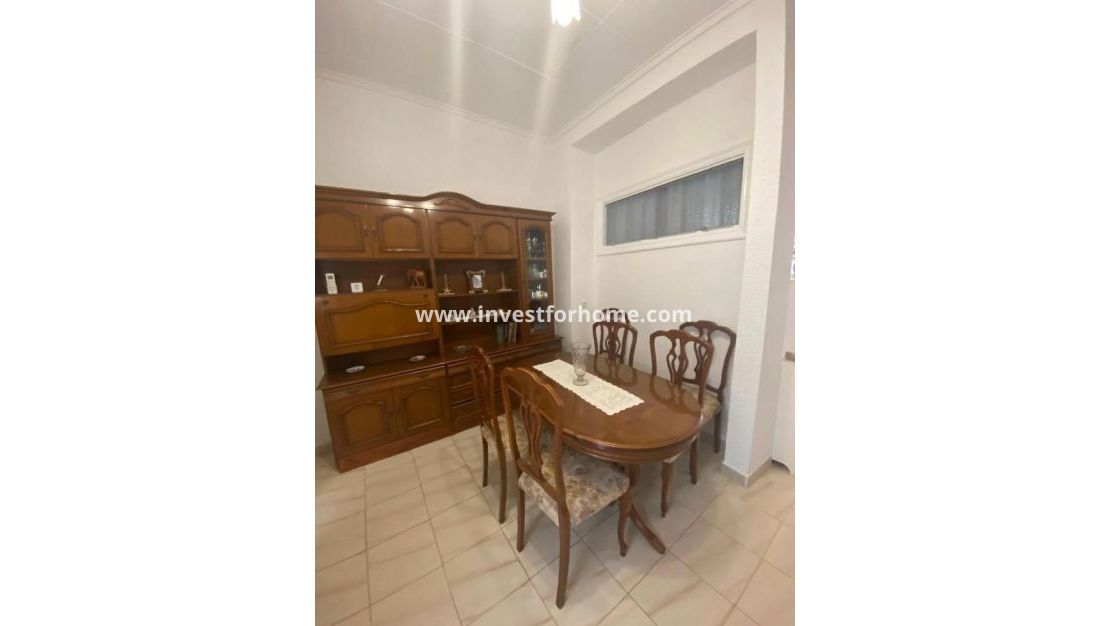 Sale - House - Torrevieja - Centro