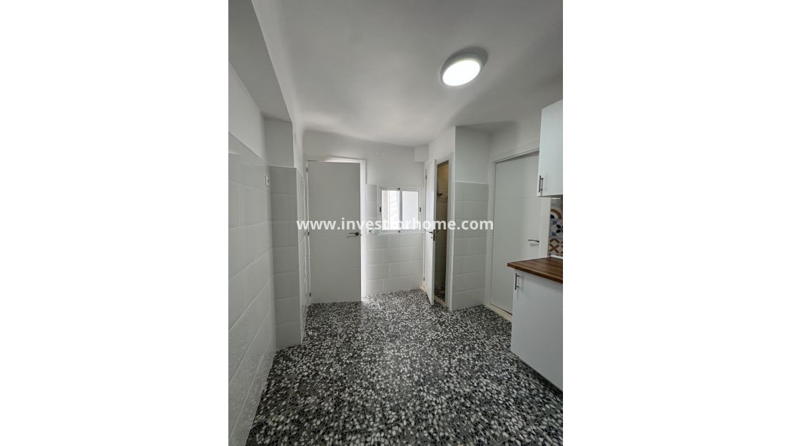 Sale - House - Torrevieja - Centro