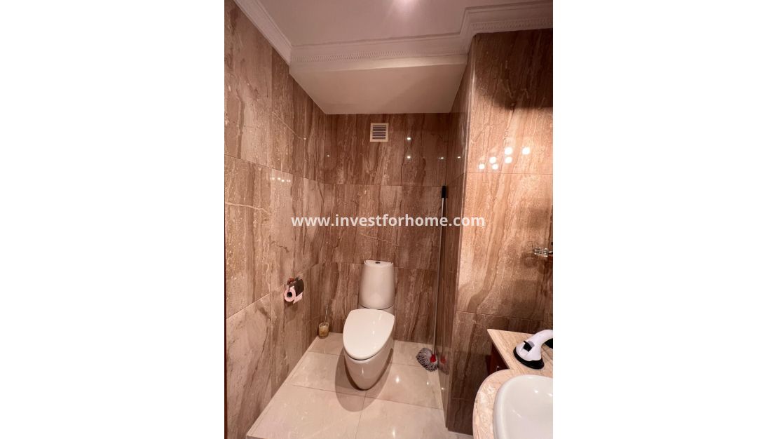 Sale - House - Torrevieja - Centro