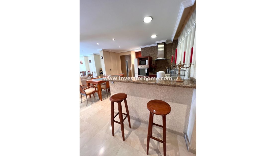 Sale - House - Torrevieja - Centro