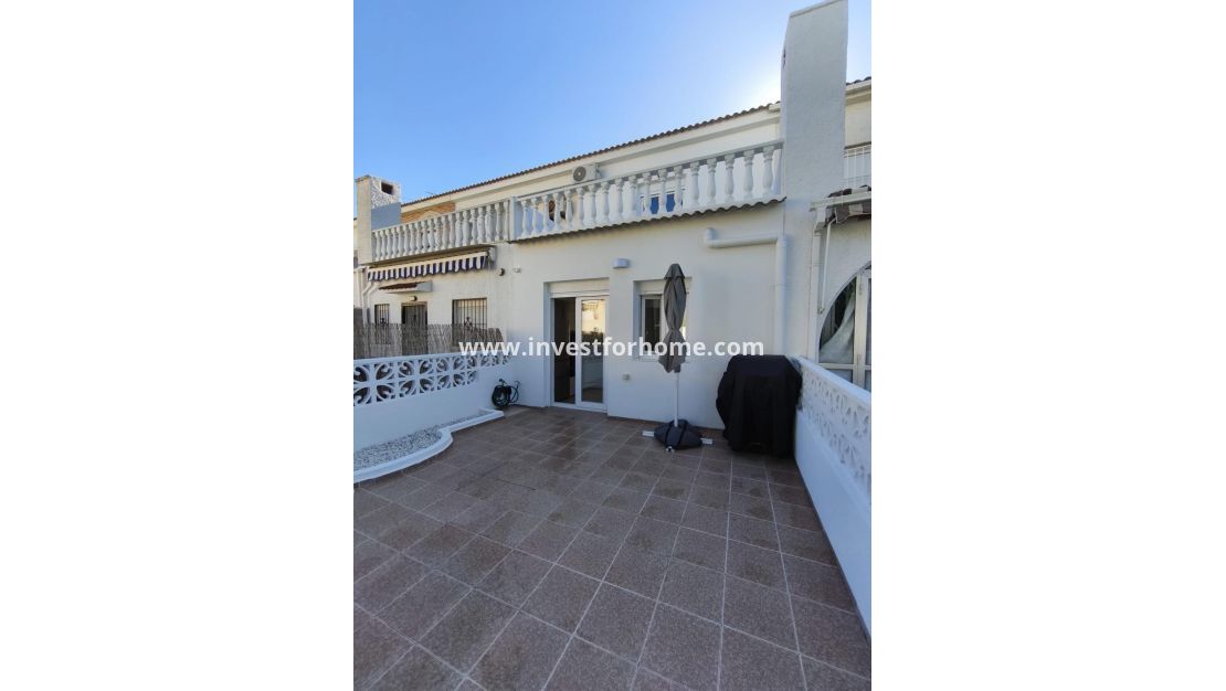 Sale - House - Torrevieja - Centro