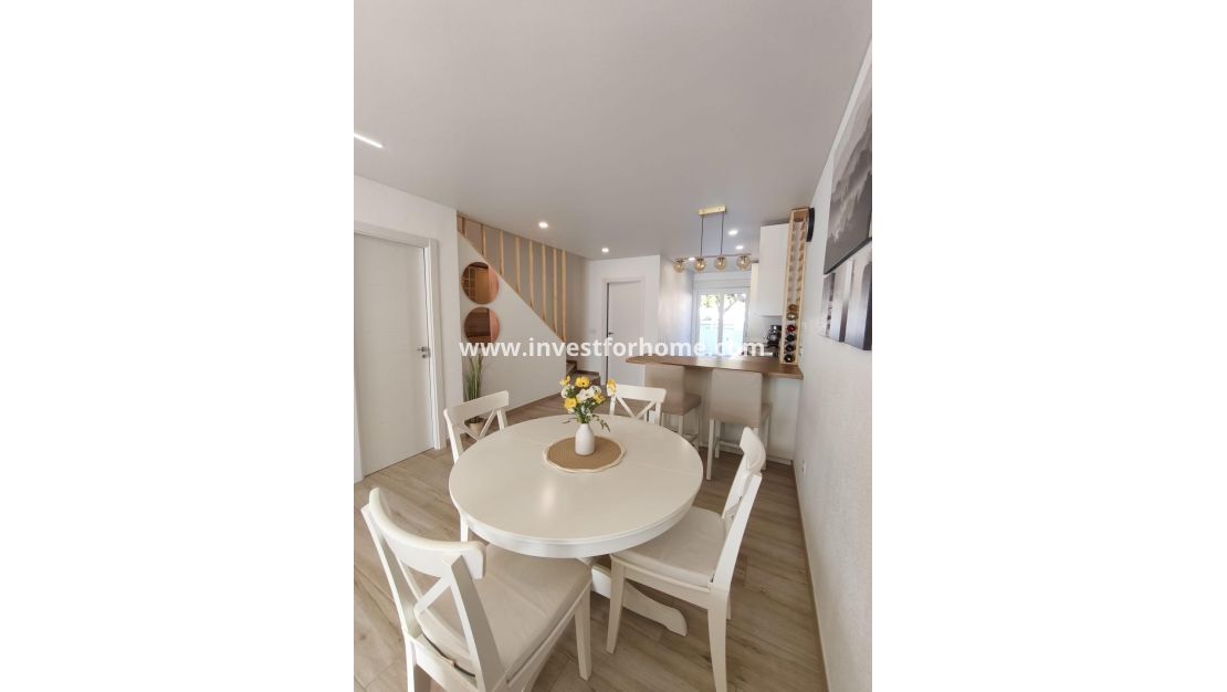 Sale - House - Torrevieja - Centro