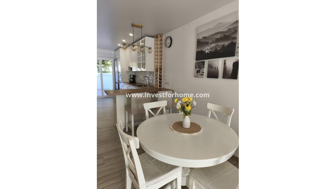 Sale - House - Torrevieja - Centro