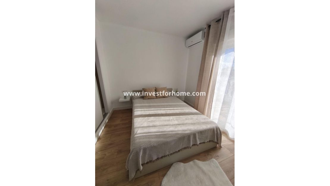 Sale - House - Torrevieja - Centro