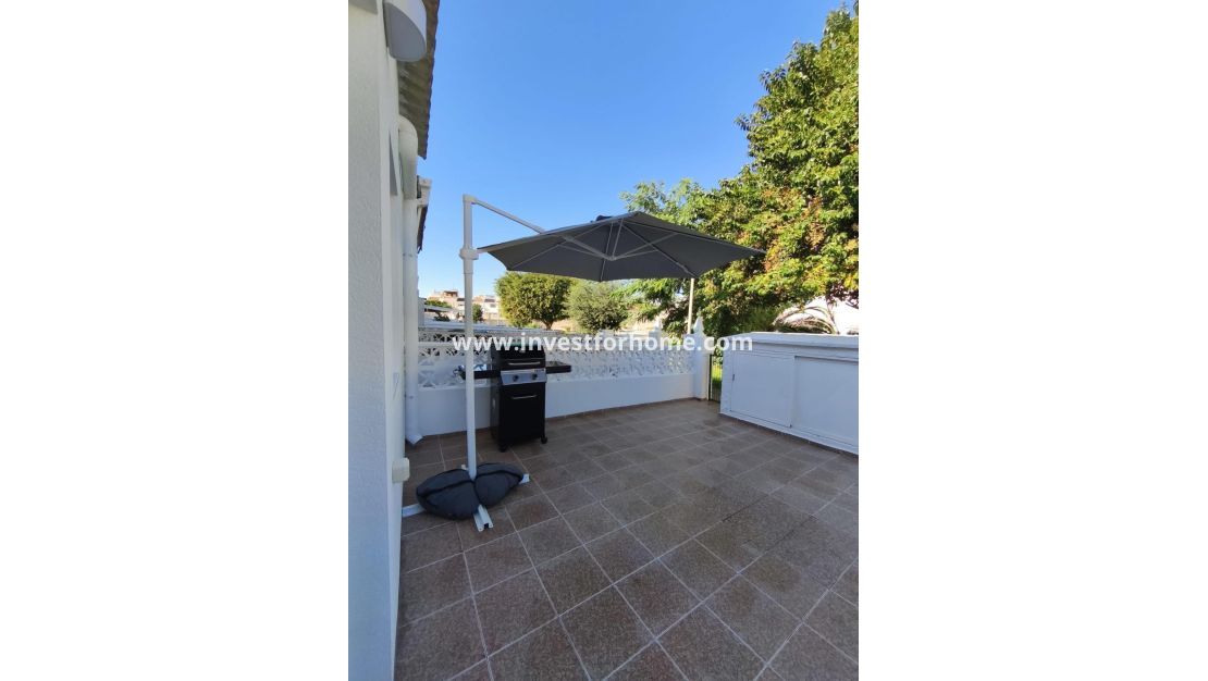 Sale - House - Torrevieja - Centro