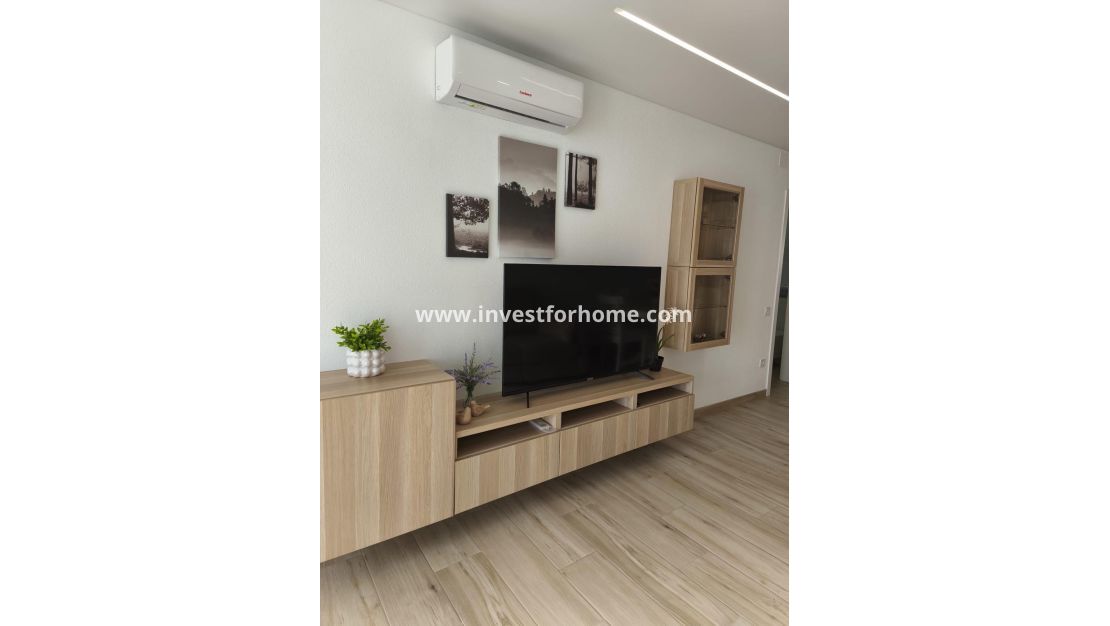 Sale - House - Torrevieja - Centro