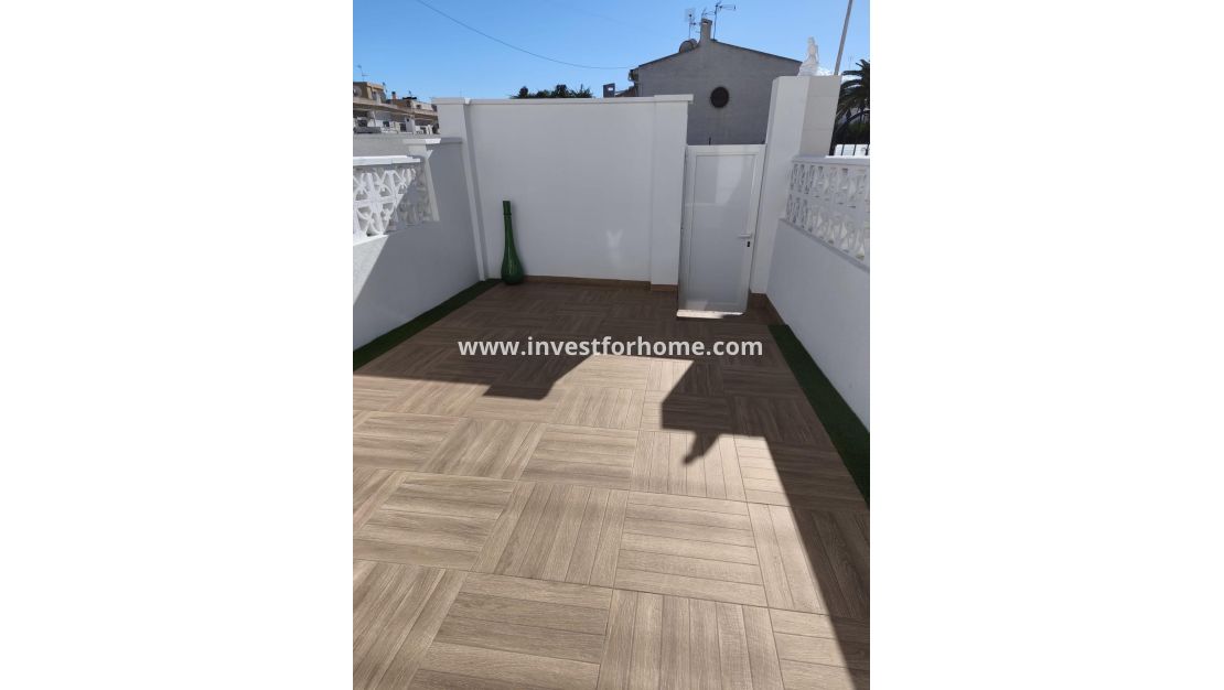 Sale - House - Torrevieja - Centro