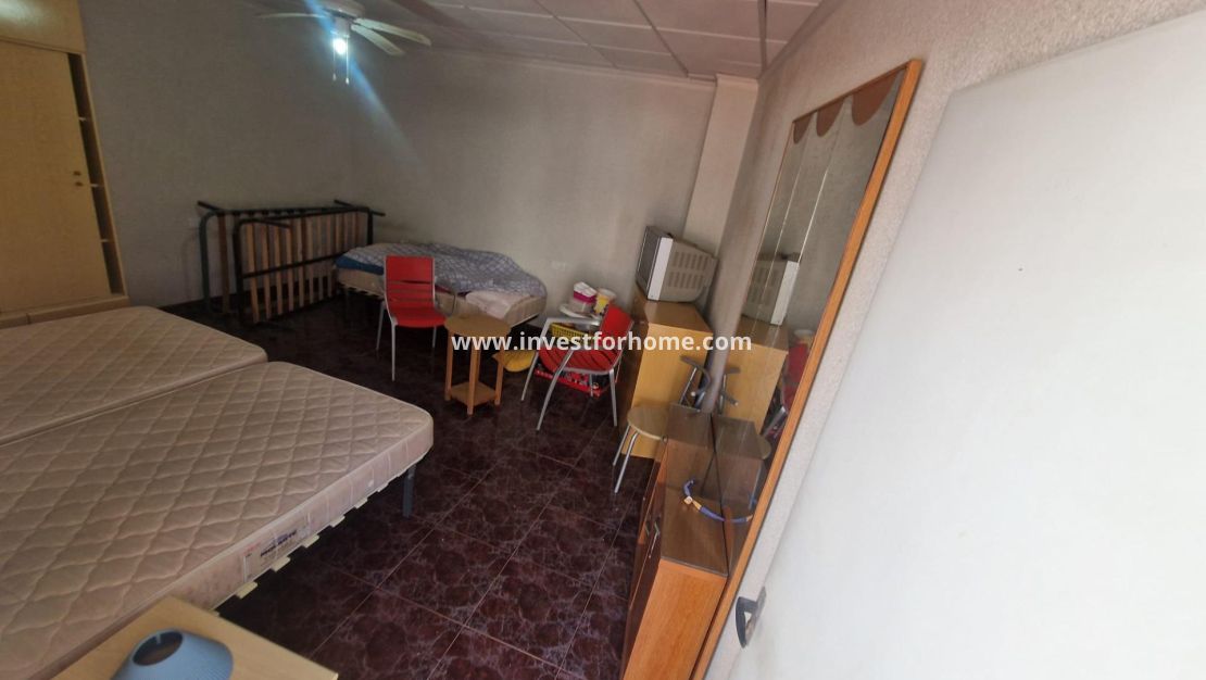 Sale - House - Torrevieja - Centro