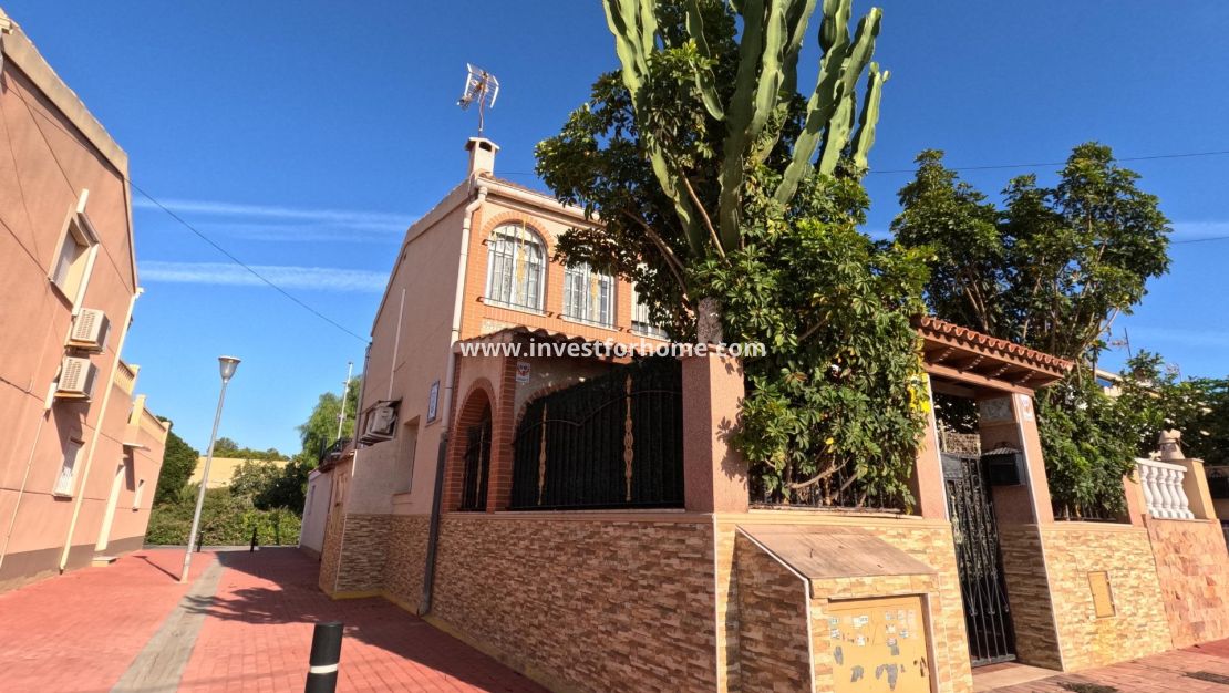 Sale - House - Torrevieja - El Acequión - Los Náufragos