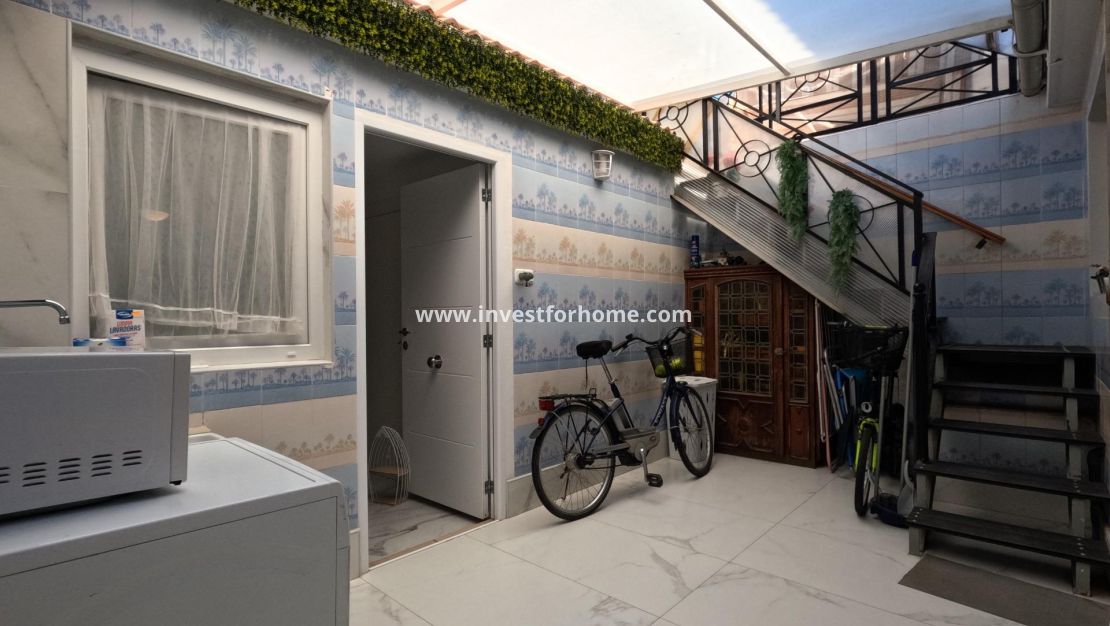 Sale - House - Torrevieja - El Acequión - Los Náufragos