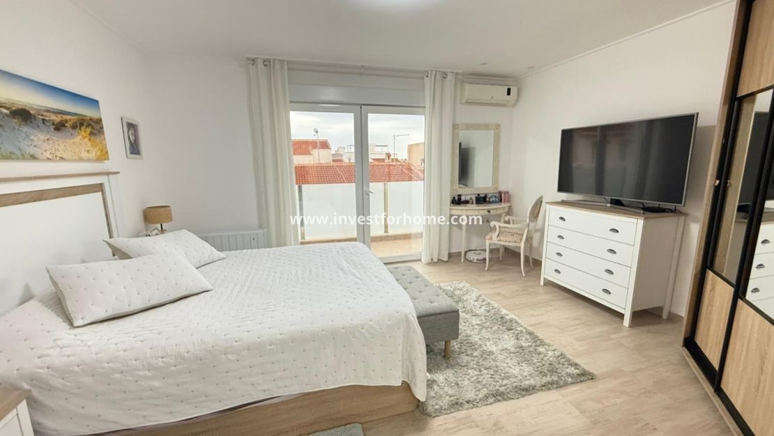 Sale - House - Torrevieja - El Chaparral