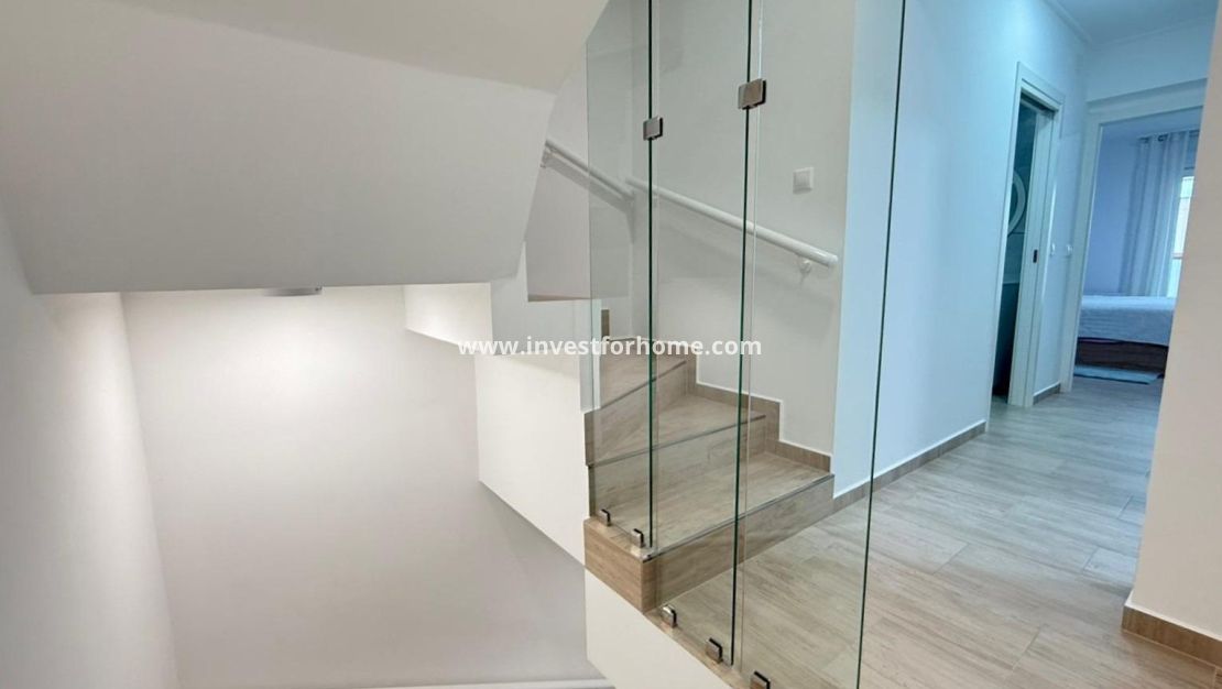 Sale - House - Torrevieja - El Chaparral