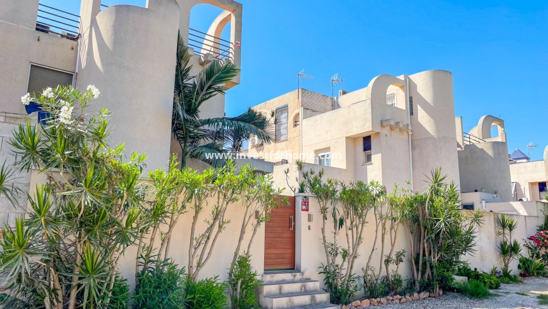 Sale - House - Torrevieja - La Siesta