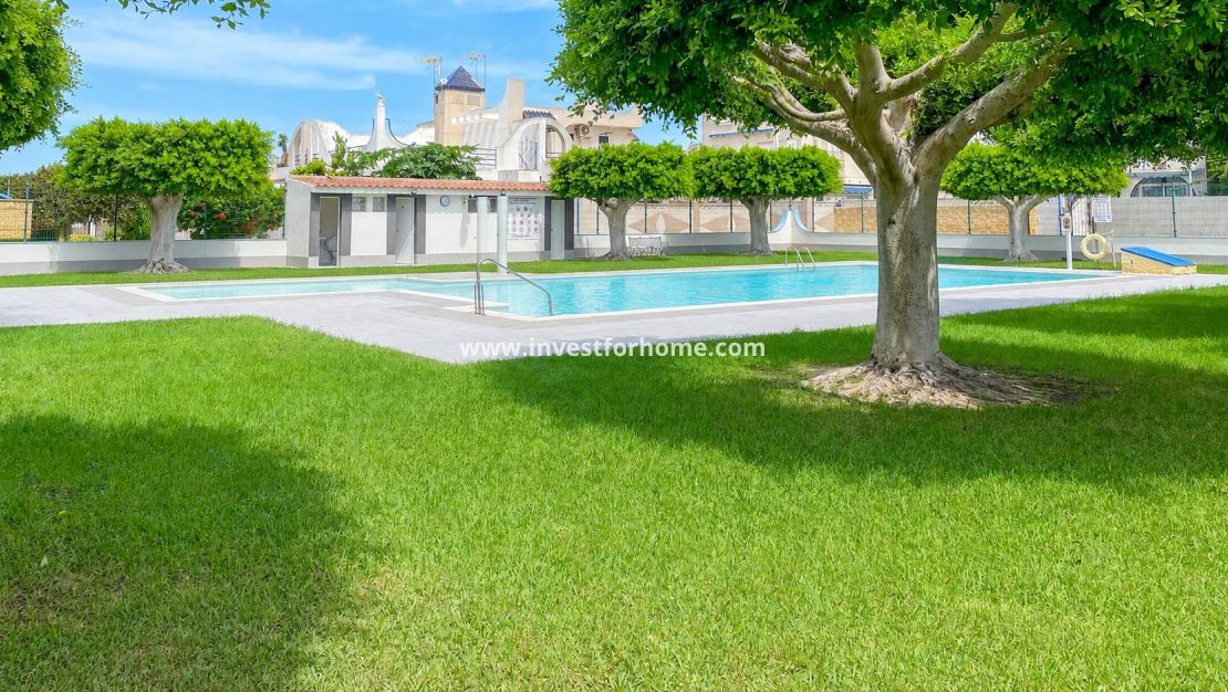 Sale - House - Torrevieja - La Siesta