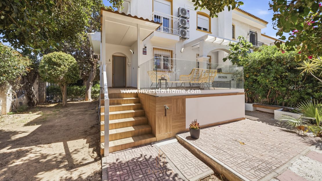 Sale - House - Torrevieja - Los Altos