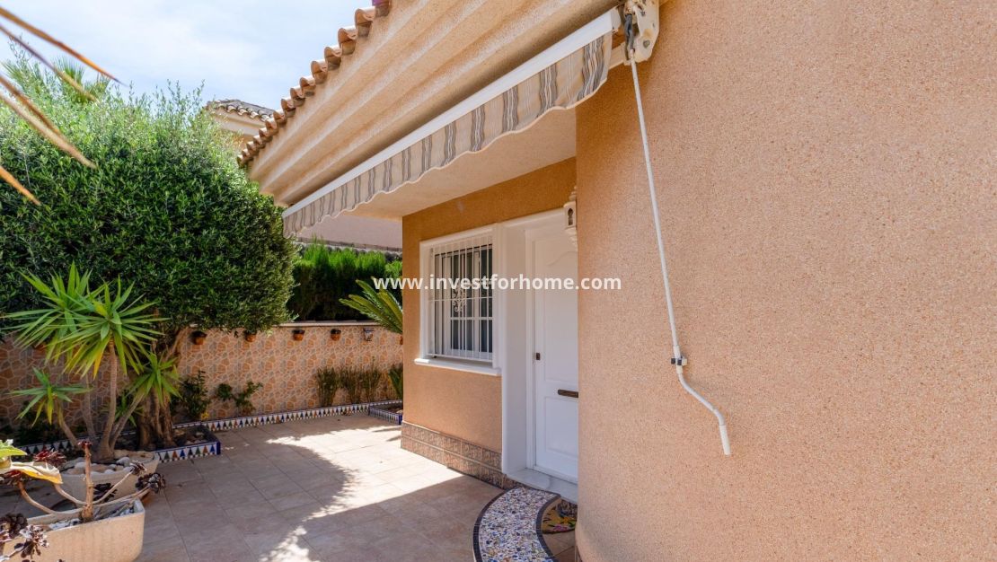 Sale - House - Torrevieja - Los Balcones - Los Altos Del Edén