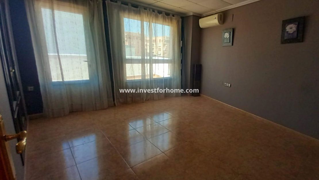 Sale - House - Torrevieja - Nueva Torrevieja - Aguas Nuevas
