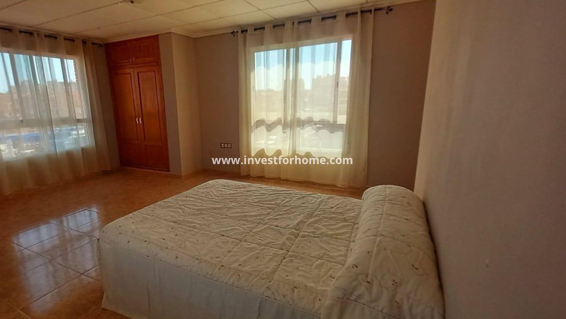 Sale - House - Torrevieja - Nueva Torrevieja - Aguas Nuevas