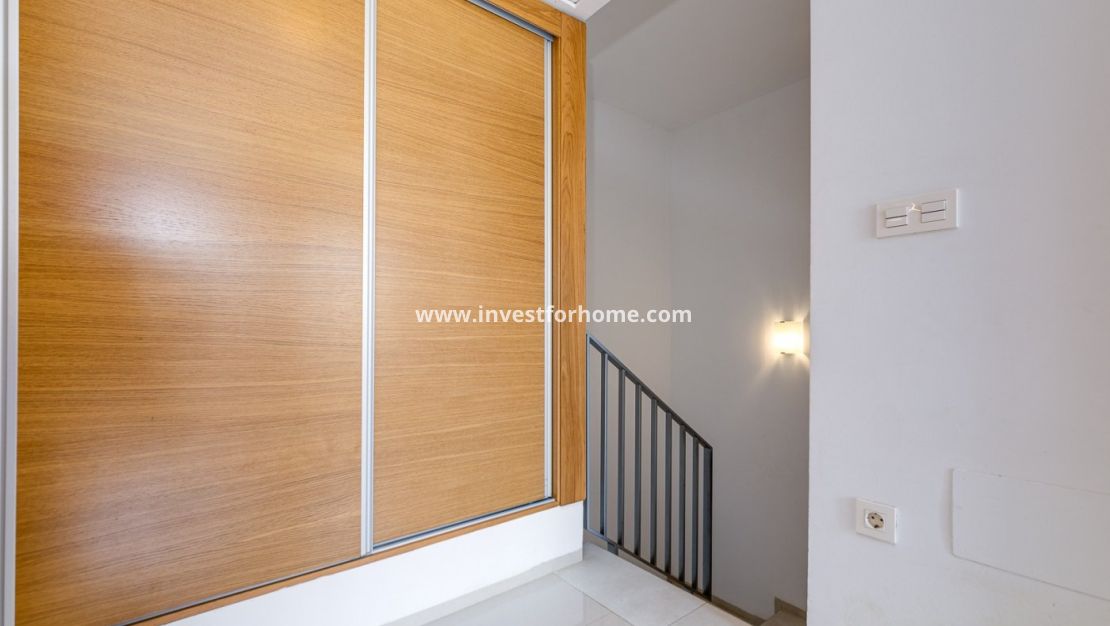 Sale - House - Torrevieja - Nueva Torrevieja - Aguas Nuevas