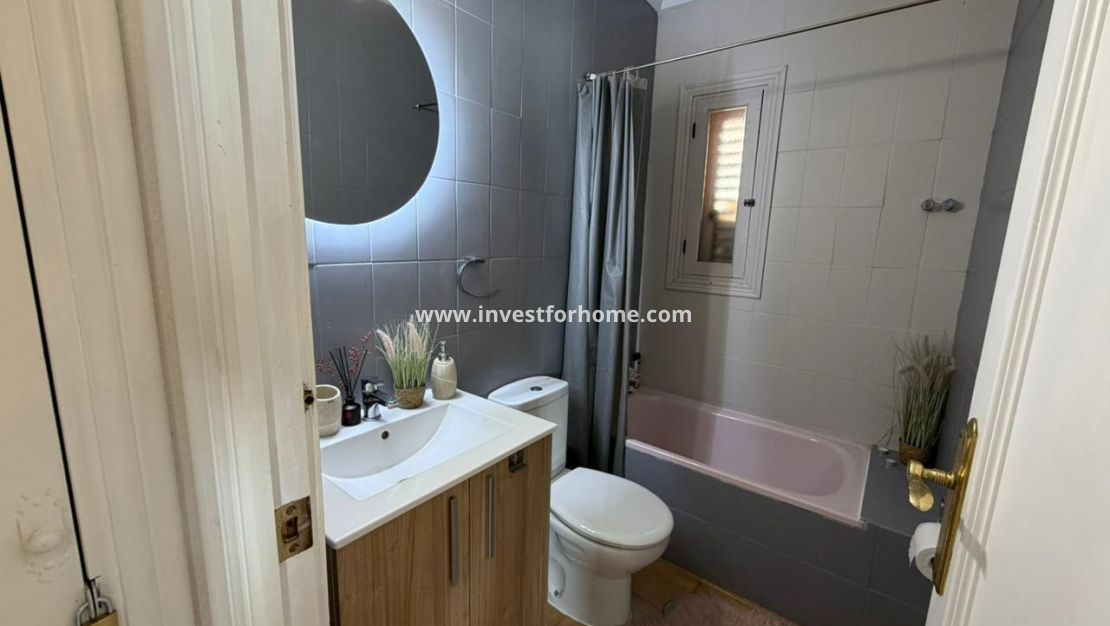 Sale - House - Torrevieja - Nueva Torrevieja - Aguas Nuevas