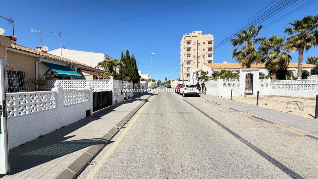 Sale - House - Torrevieja - Nueva Torrevieja - Aguas Nuevas